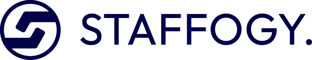 Das Logo zeigt ein dunkelblaues, kreisförmiges Symbol neben dem Schriftzug "STAFFOGY".